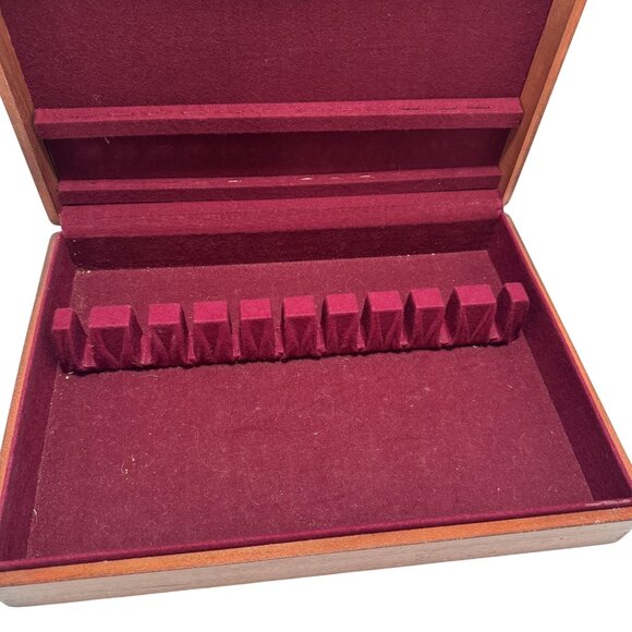 Vintage Naken`s Flatware Anti-Tarnish Silverware Wood Storage Chest - Picture 8 of 10